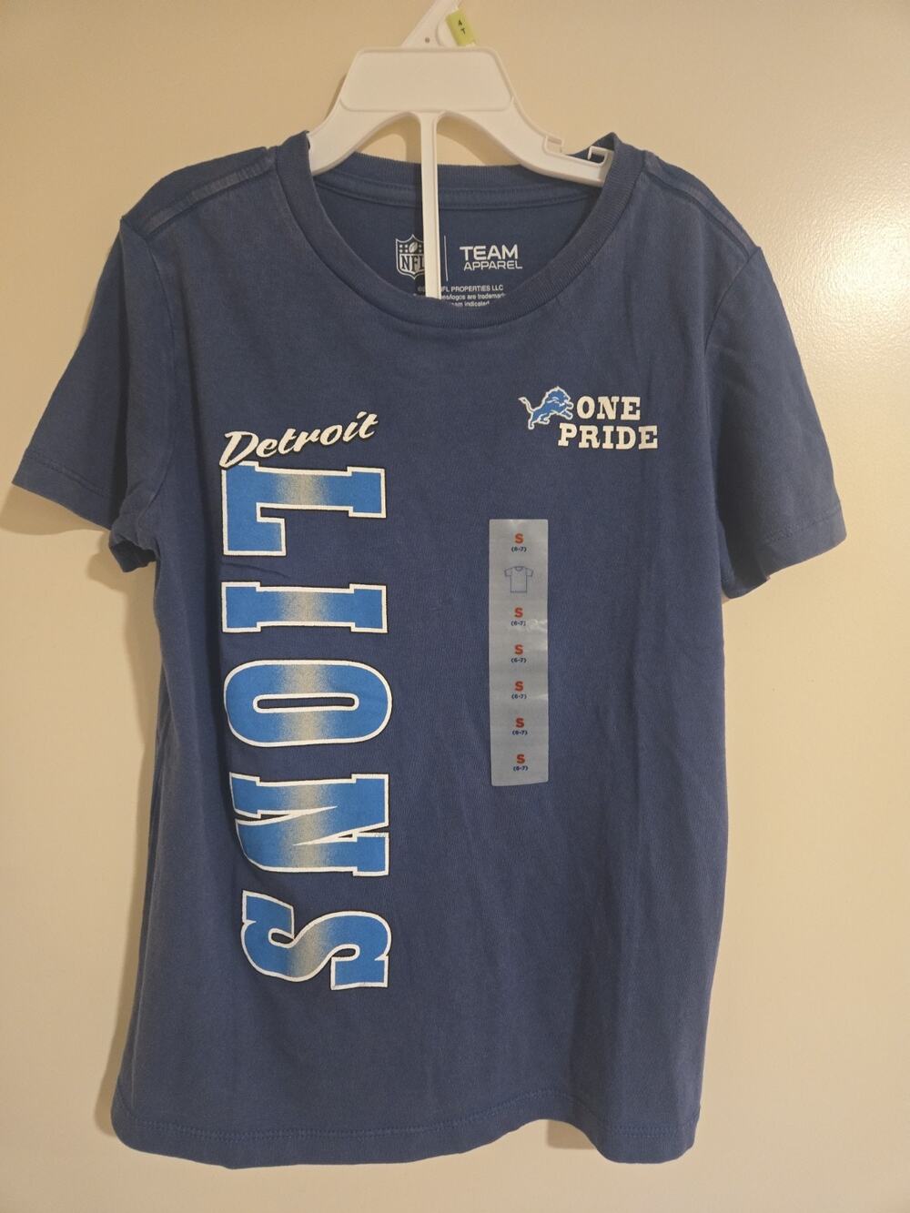 Team Apparel Detroit Lions NFL Youth Shirt Blue Size S (6-7)